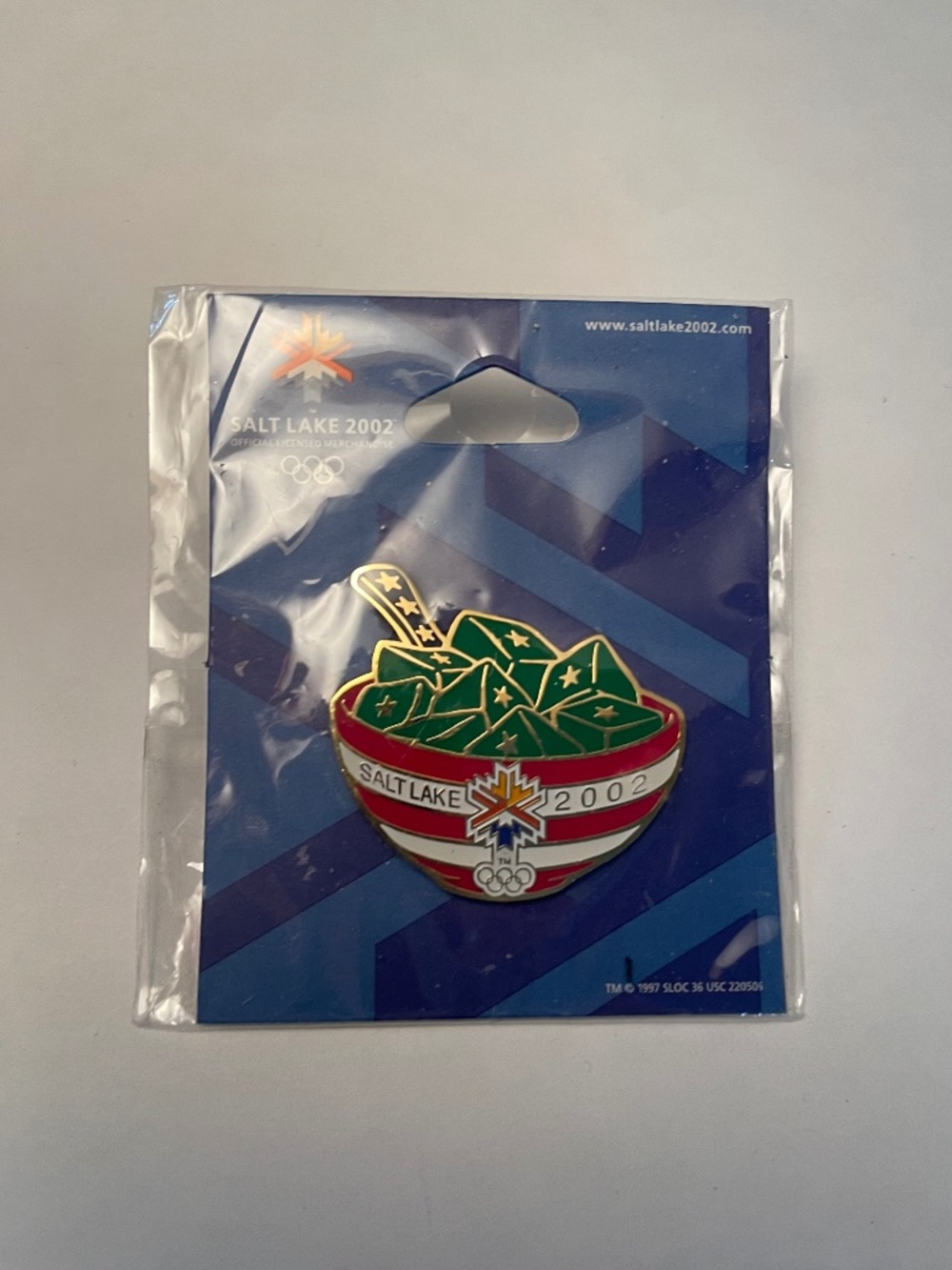 Salt Lake 2002 Winter Olympics Bowl Green Jello Pin New VINTAGE COLLECTIBLE